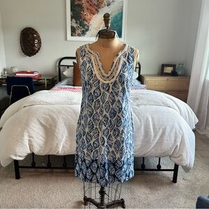 HARPER MINI DRESS IN RESORT WHITE DROP IN ENGINEERED SEASHELL EUC SIZE M